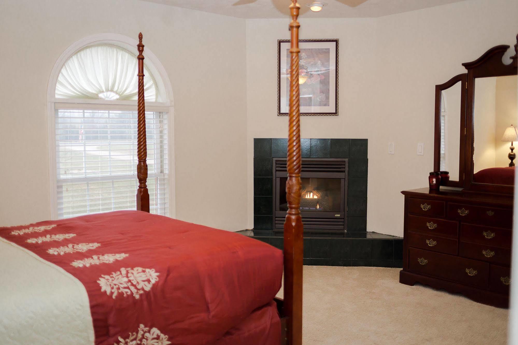 Lafayette Grand Manor Apartamento Waynesville Exterior foto