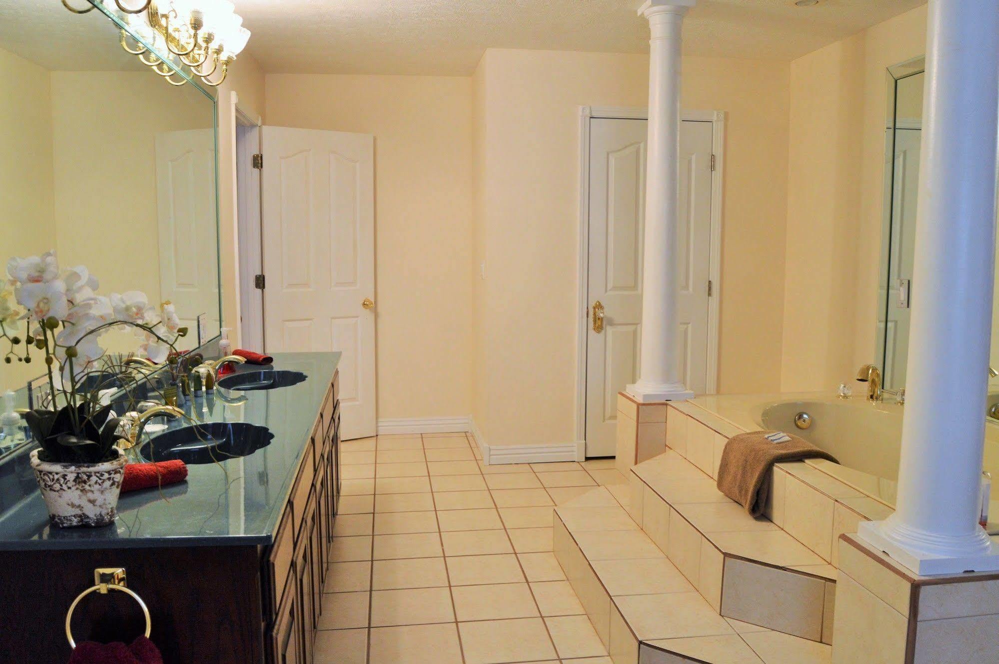 Lafayette Grand Manor Apartamento Waynesville Exterior foto